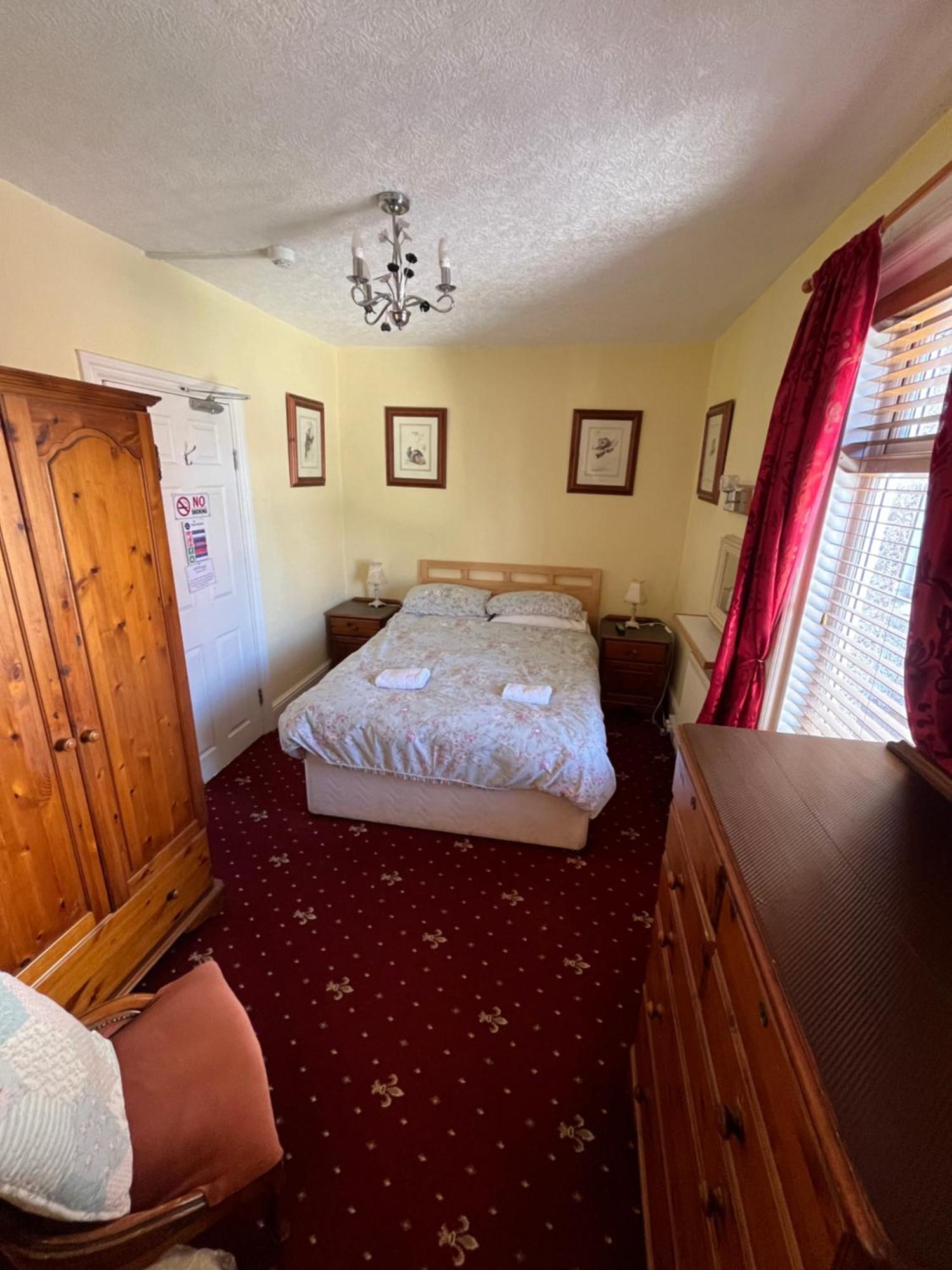 Marston Town Centre Villa 黑潭 外观 照片