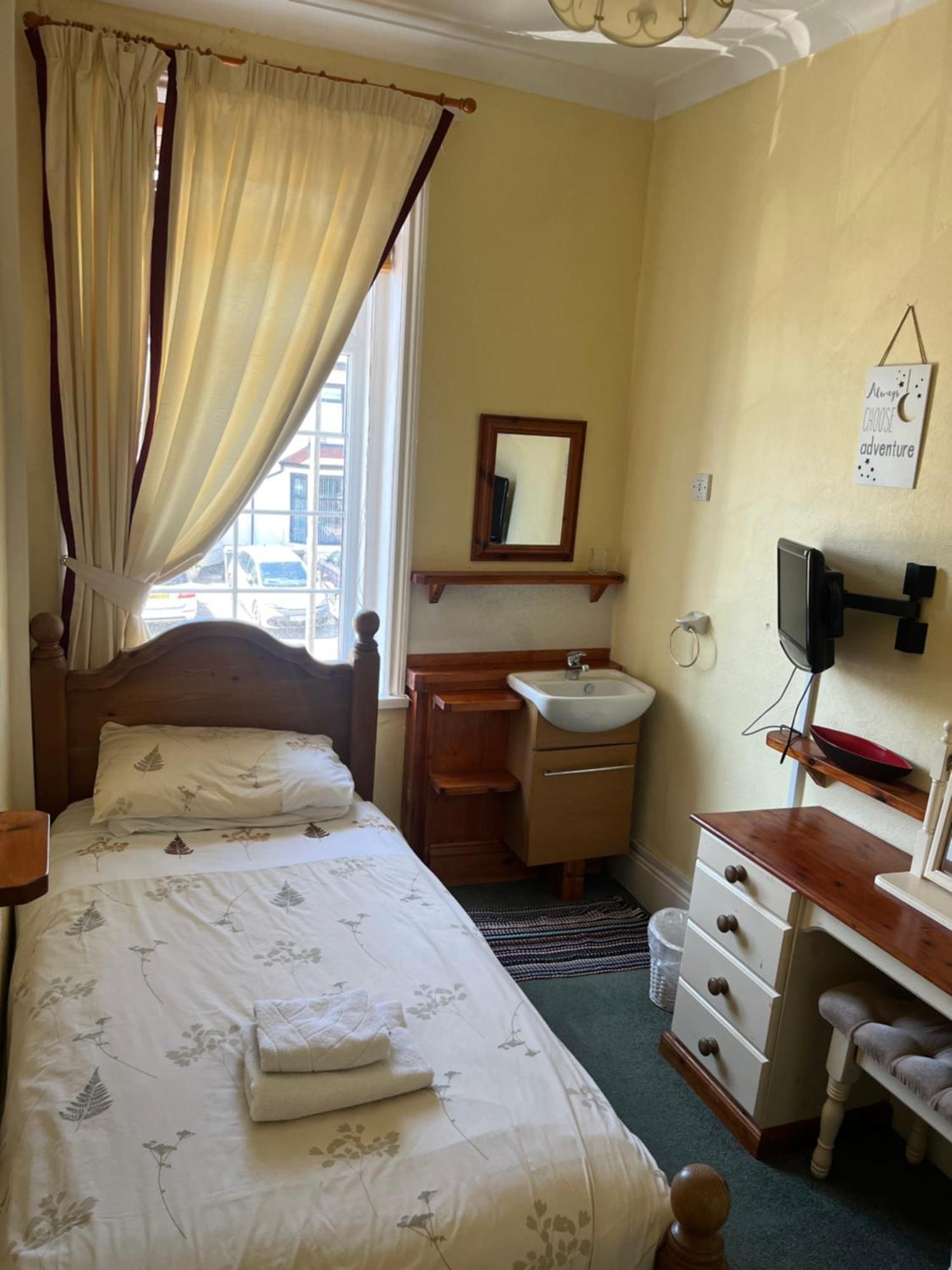 Marston Town Centre Villa 黑潭 外观 照片