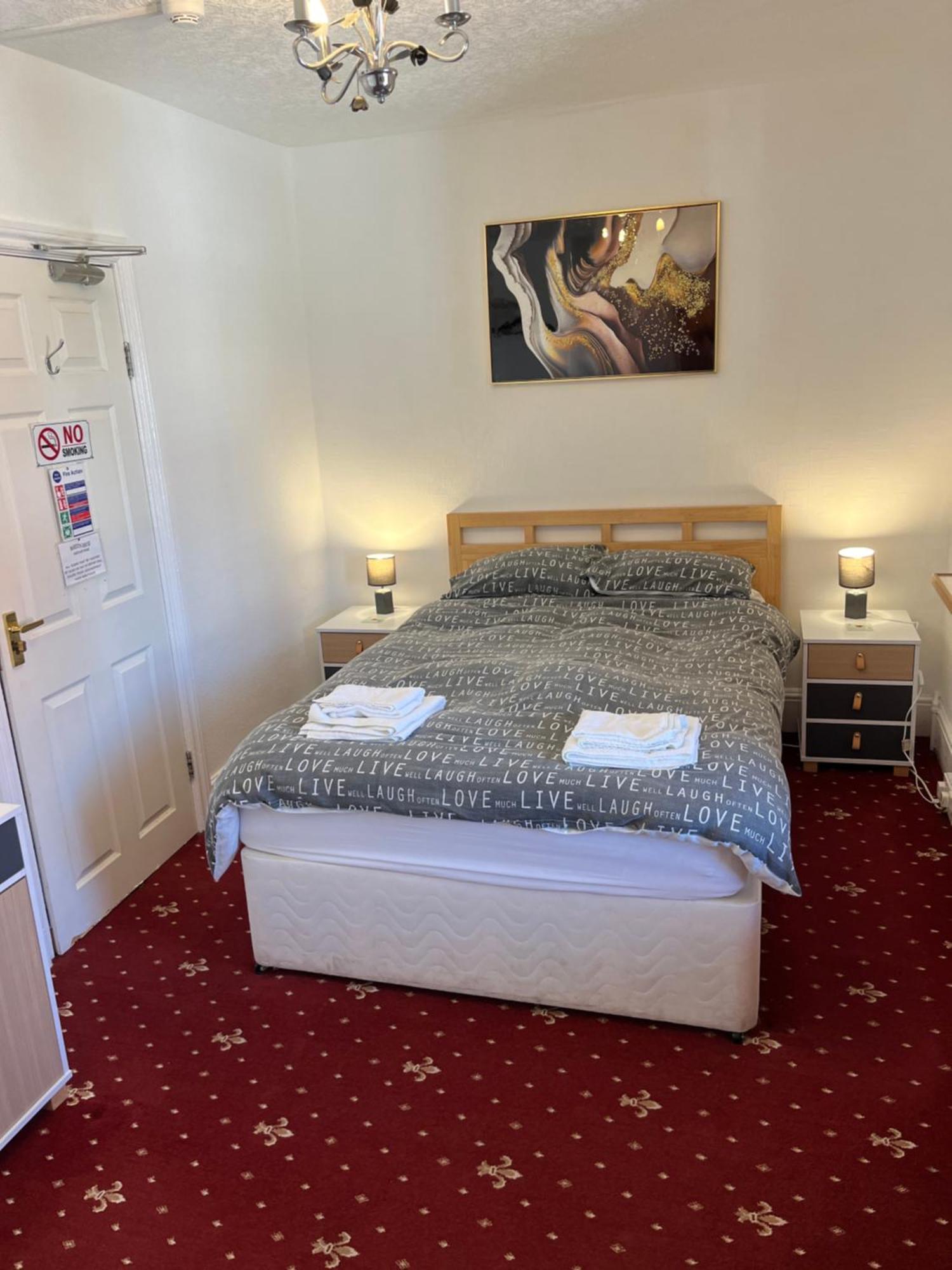Marston Town Centre Villa 黑潭 外观 照片